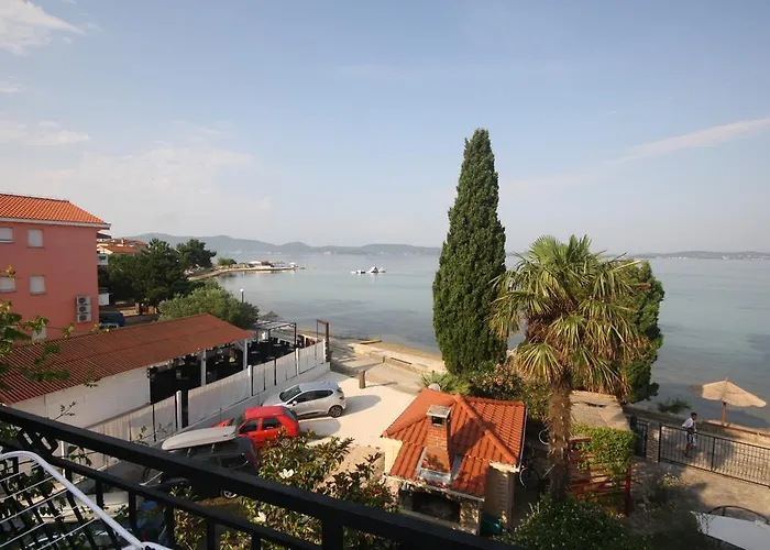 Apartman Plazs 41 *
